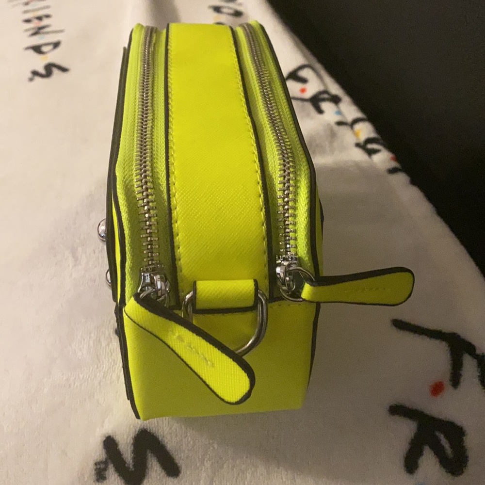 Handbag - Picture 2 of 5